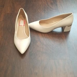 Essex Lane Pointed Toe 2in Pump w/ Gold Accent